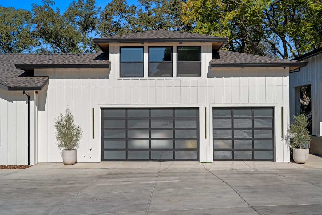 Modern garage door styles for Seattle homes